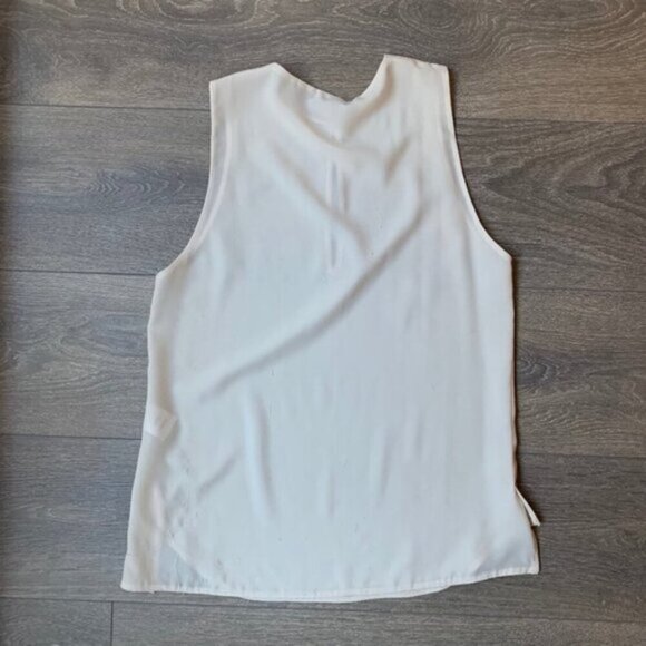 Aritzia Babaton Women's Blouse Sleeveless Tank Top Cut out front Cream Size XS - Picture 15 of 15